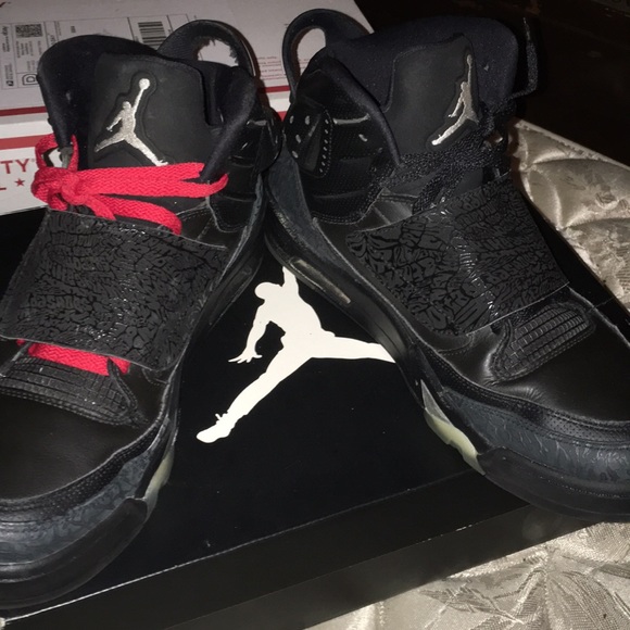 Jordan son of mars black cat - Picture 2 of 6